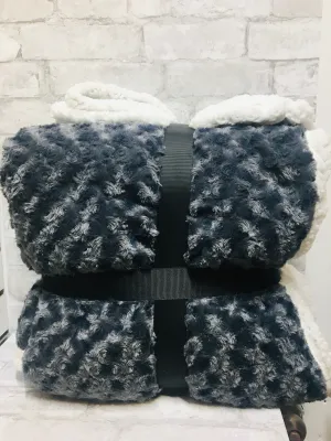 Brand new Super Soft Micro Mink Sherpa Throw in Steel Blue, 60"X80" Super Luxurious Plush Reverses to to sherpa!